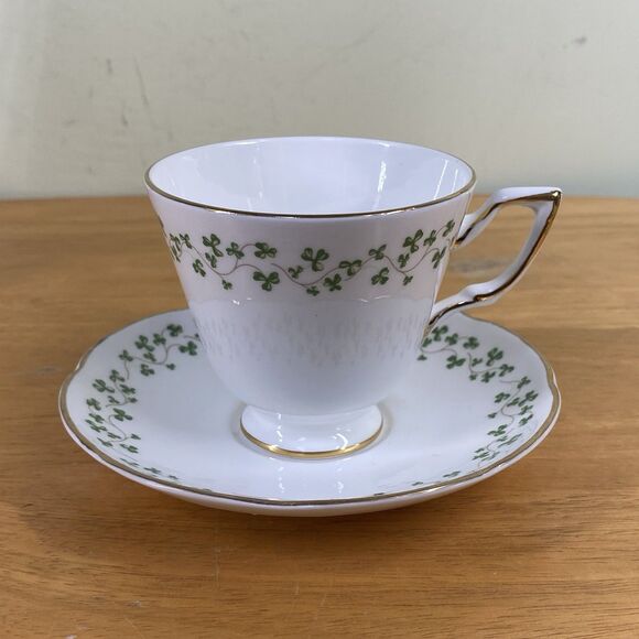 Vintage Royal Tara Bone China Teacup & Saucer Set Ireland Clover St Patrick' Day - Picture 2 of 16